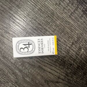 Diptyque Essences Insensées with Yellow Accent